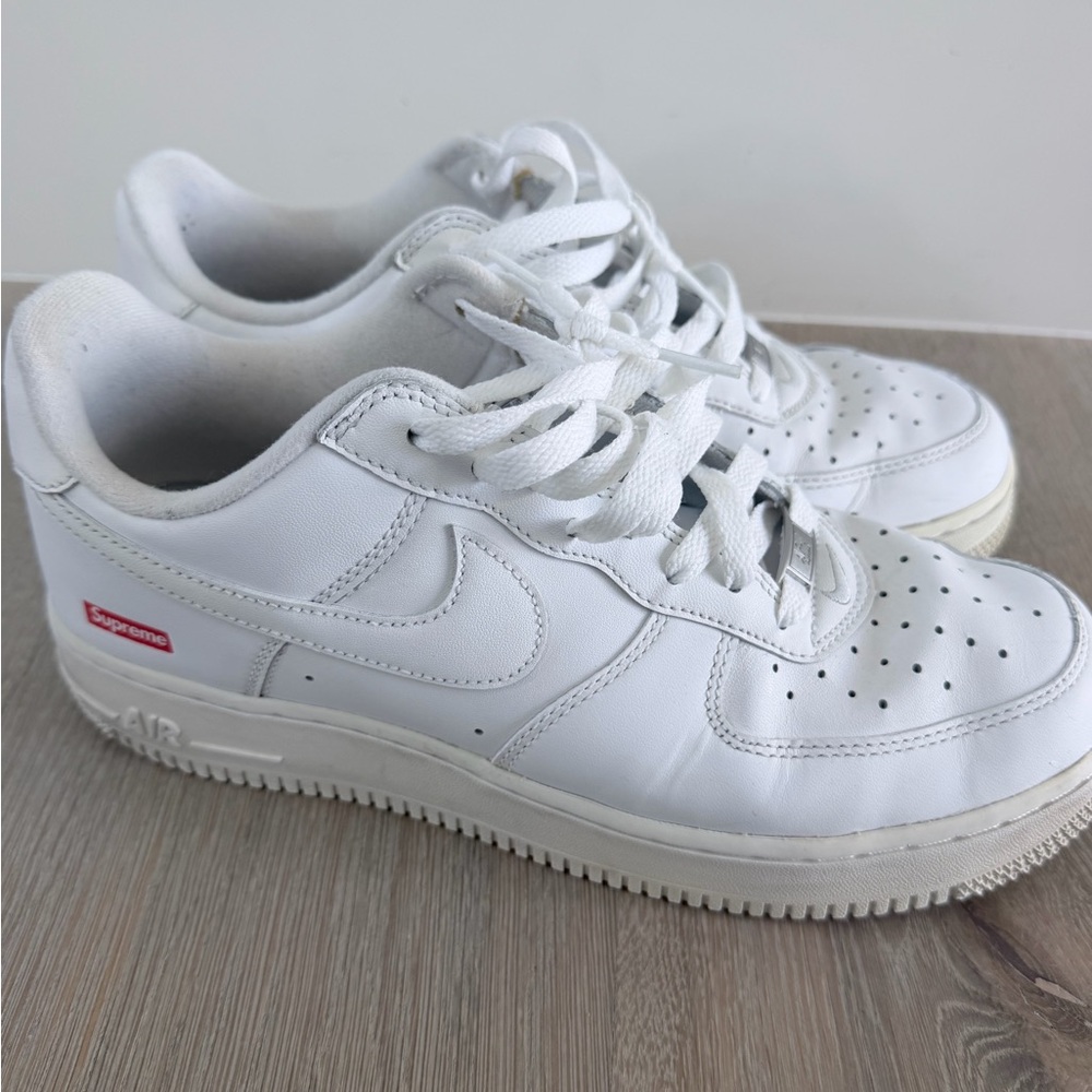 Nike Air Force 1 x Supreme Low Box Logo White Sneakers size 9 - Picture 9 of 10